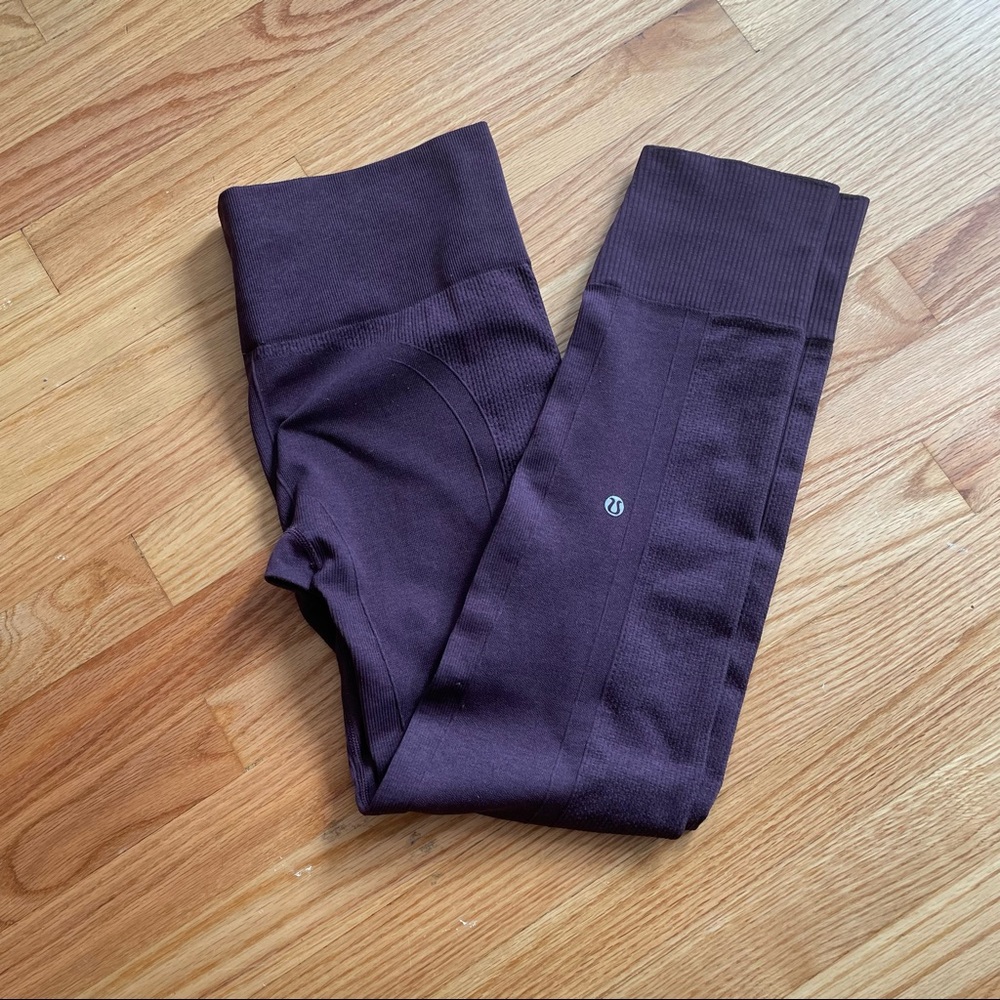 Lululemon Compression Q5  Leggings Plum Color Size 8